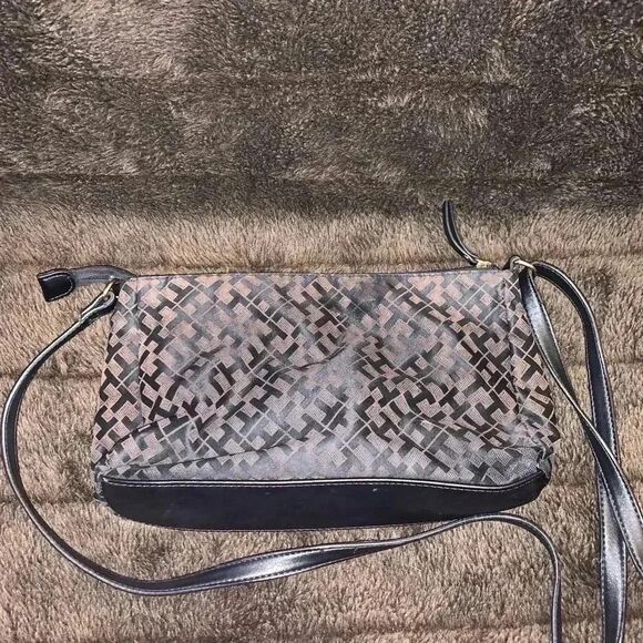 Tommy Hilfiger Black Logo Printed Crossbody Bag Purse - Picture 3 of 4